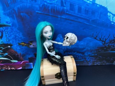 Monster high repaint Ooak Lagoona doll