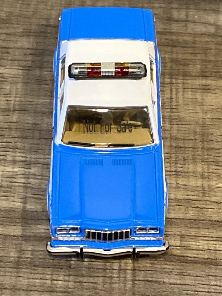 Greenlight Pre-Production Deco SAMPLE Hot Pursuit 1982 Plymouth Fury NYPD 1:64 - Image 3 of 4