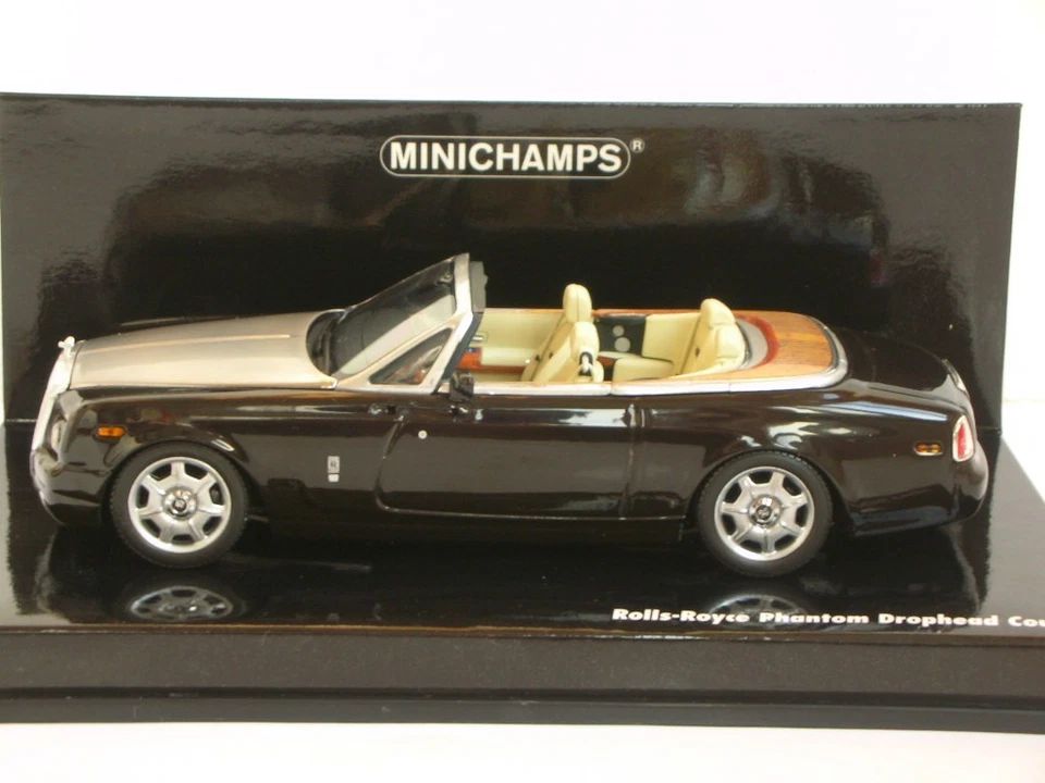 Minichamps Rolls-Royce Phantom Drophead Coupe die-cast model, 1/43 black/brushed - Image 4 of 4