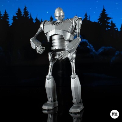 Iron Giant Select Metallic Iron Giant with Light Up Eyes 9