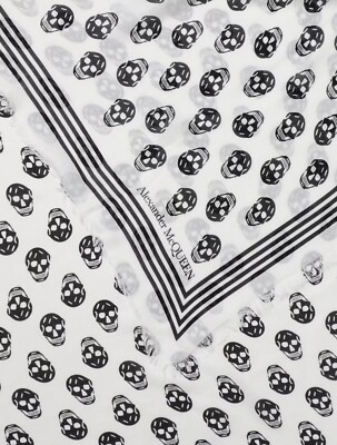 小物 ALEXANDER McQueen scull stall muffler Alexander McQueen Red/Black Silk Chiffon Classic Skull Scarf