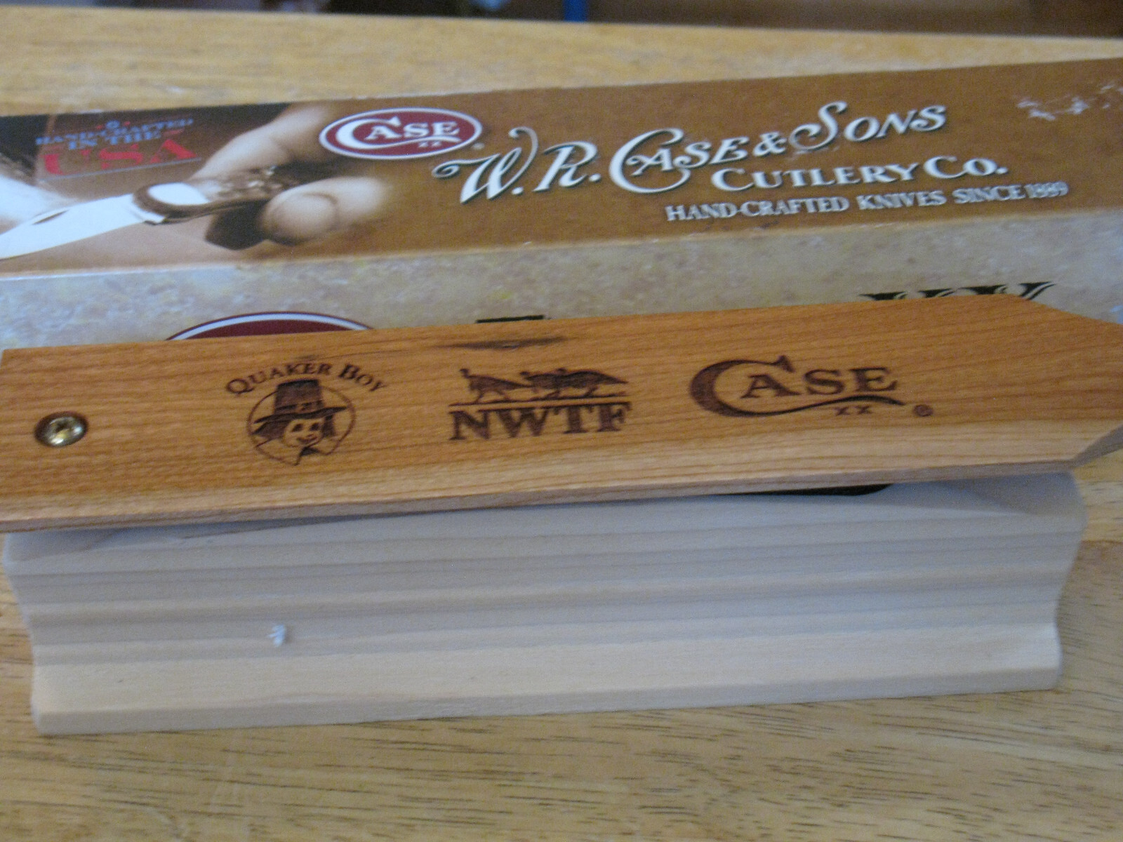 2009 CASE XX NWTF Turkey Call Wood & Trapper Knife Chestnut Bone