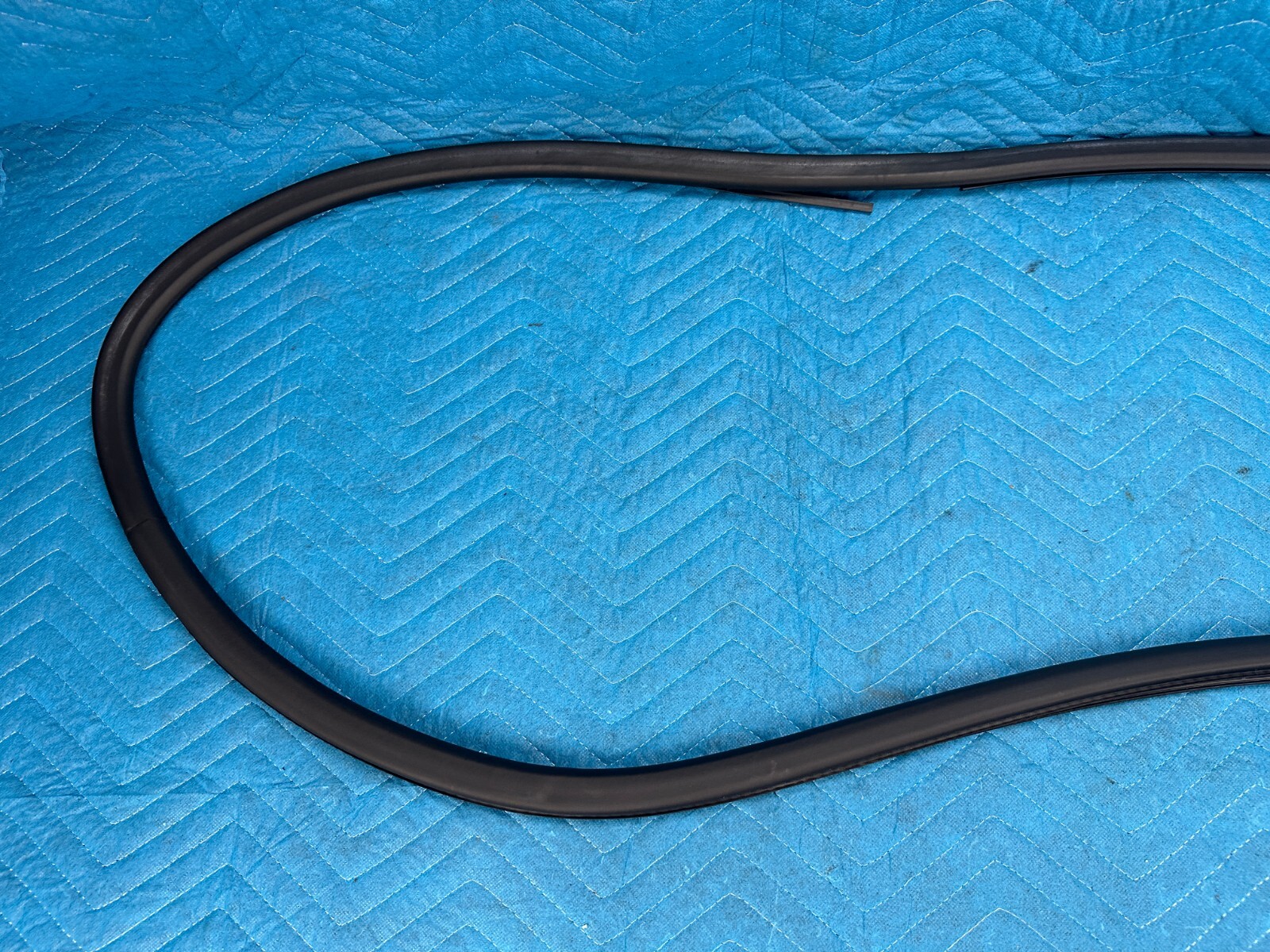 Bentley Flying Spur Front Passenger's Door Inner Weatherstrip Seal 2006-2012 OEM
