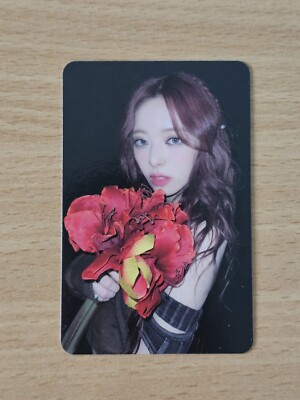 ITZY Yuna (Shin Yu-na) Official Born to Be Album Photocard *BRAND NEW* BUY NOW 