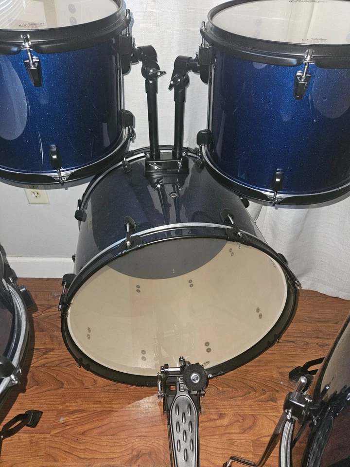 Juego de batería Ashthorpe azul completo, configurado pero nunca usado antes. Originalmente $370 Foto 4 de 4