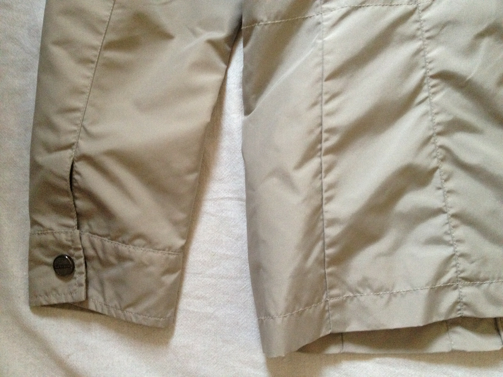 GOMMA ITALIAN JACKET HI-TECH WEAR BEIGE SZ MEDIUM - Gem GOMMA ITALIAN JACKET HI-TECH WEAR BEIGE SZ MEDIUM - Gem