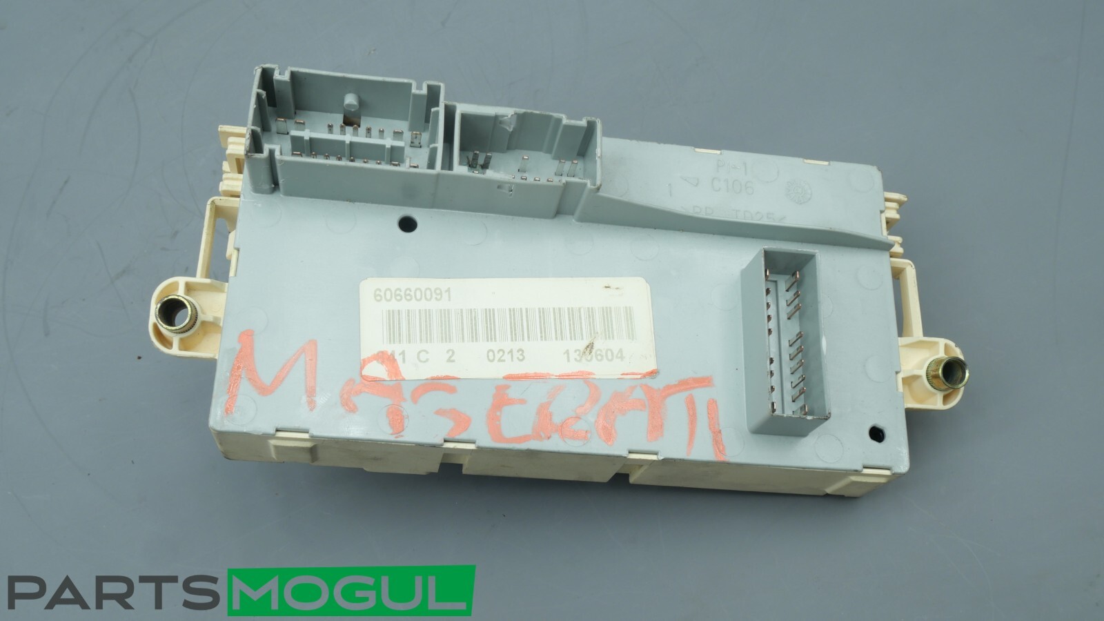 Maserati Quattroporte 2003-2012 FRONT+LOWER Fuse box