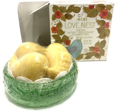 Vtg 70s AVON Love Nest Shaped Glass Soap Dish w/ 3 Hostess YellowBird Soaps NOS