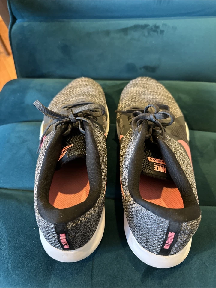 Nike Zapatos Para Mujer 10 Gris/Rosa Entrenamiento Flex TR 8 Tenis Excelente Estado Foto 2 de 4