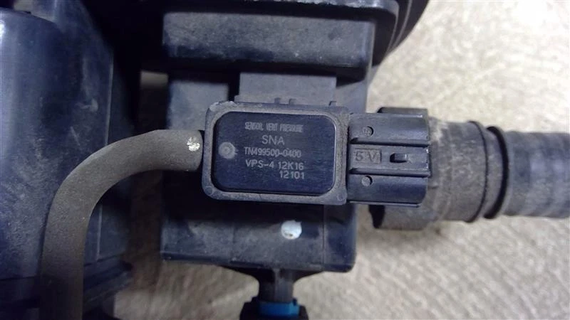 2009 09 讴歌 MDX 燃油蒸汽炭罐 101376 — 第 3/4 张图片