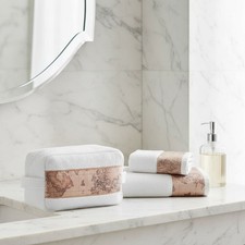 Set  Asciugamani 1+1 e Beauty Case Geo Classic Alviero Martini bianco