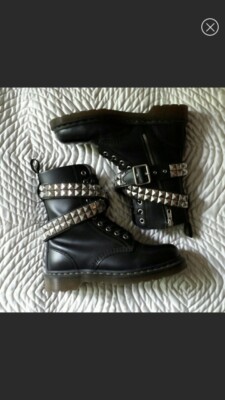 dr. martens X izzue Limited Edition 2011 Size 7 Doc Martens