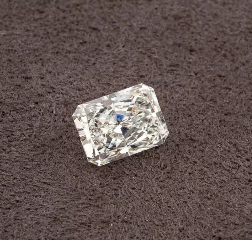 3.46 Ct RADIANT Cut 8x10 mm F Color VS1 Clarity Certified Lab Grown CVD Diamond - Image 3 of 4