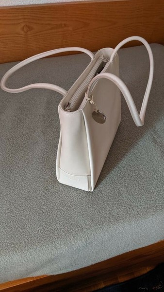 bolso de piel lamarthe color crema sin estrenar