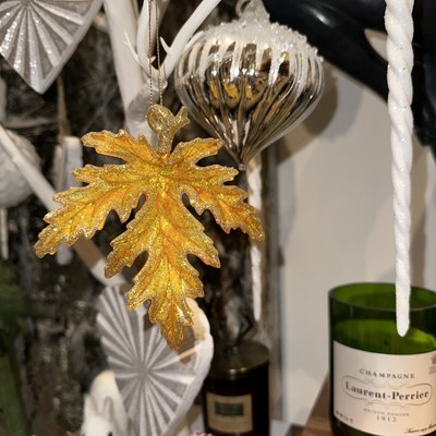 Weihnachtsbaumornament kanadisches Ahornblatt