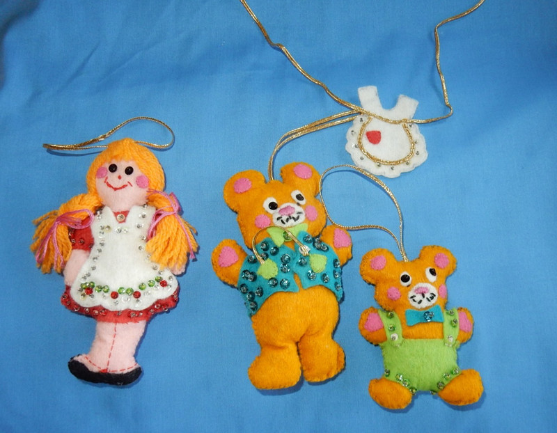Vintage Goldilocks & 2 Bears Felt Sequin & Bead Christmas Ornaments