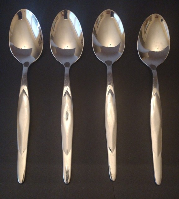 Cutco CUE2 Stainless Flatware Oval Soup Spoon Classic 18/10 Glossy Set of 4 Cutco CUE2 Stainless Flatware Oval Soup Spoon Classic 18/10 Glossy Set of 4