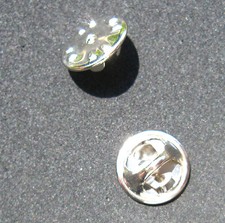 20 x Butterfly Clip Pin Verschluss für Anstecker Badge NEU (E2v)