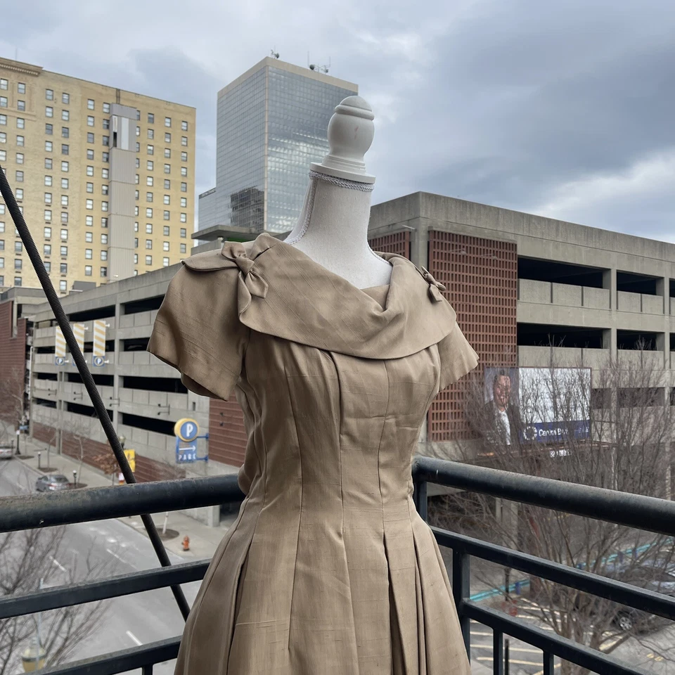 Vestido de fiesta vintage años 50 entallado y acampanado marrón sin mangas cóctel nuevo look XXS Foto 4 de 4