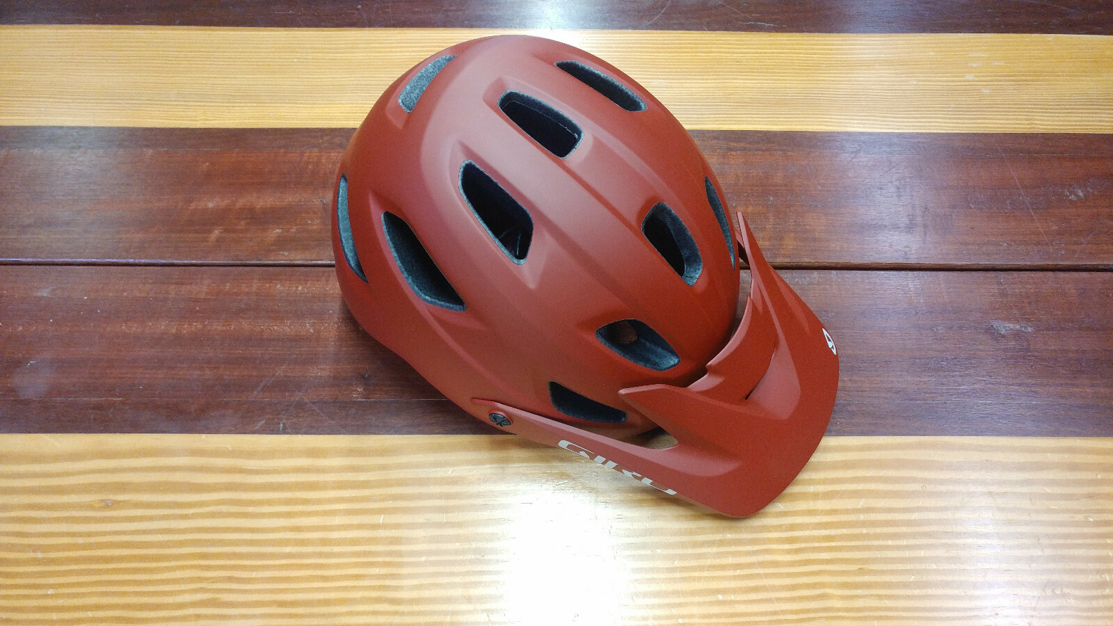 giro chronicle red