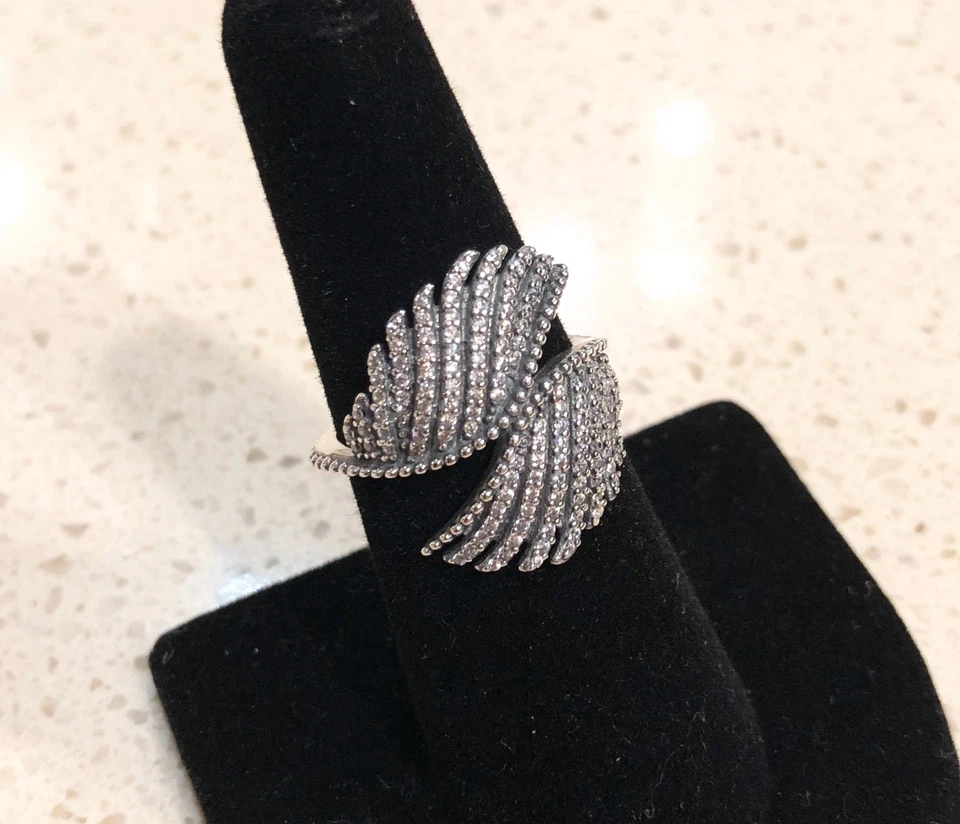 Pandora Majestuoso Anillo Pluma Transparente Circonita cúbica #190960CZ + CAJA CON BISAGRAS Y TELA DE PULIDO + Etiqueta Foto 2 de 4