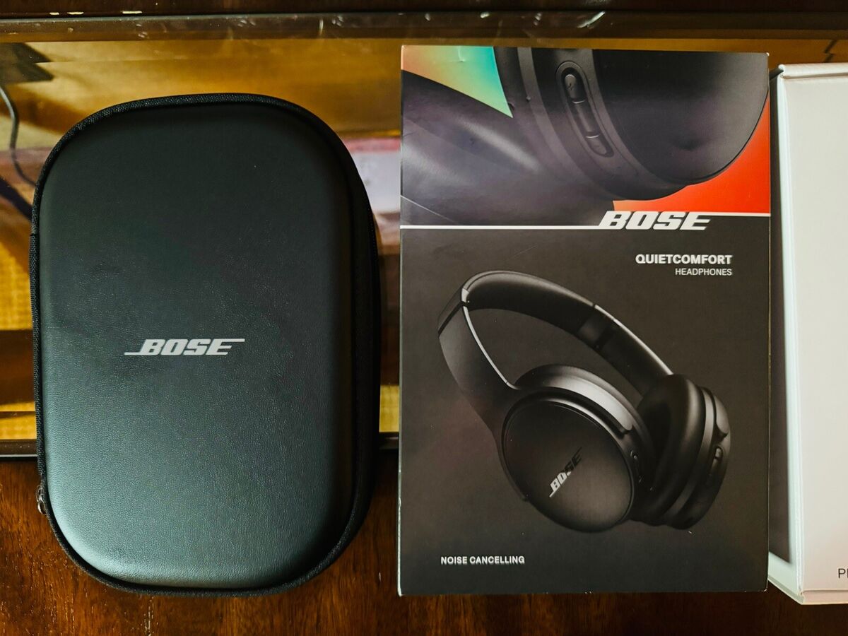 Bose 884367-0100 QuietComfort Wireless Noise Cancelling Over Bose 884367-0100 QuietComfort Wireless Noise Cancelling Over