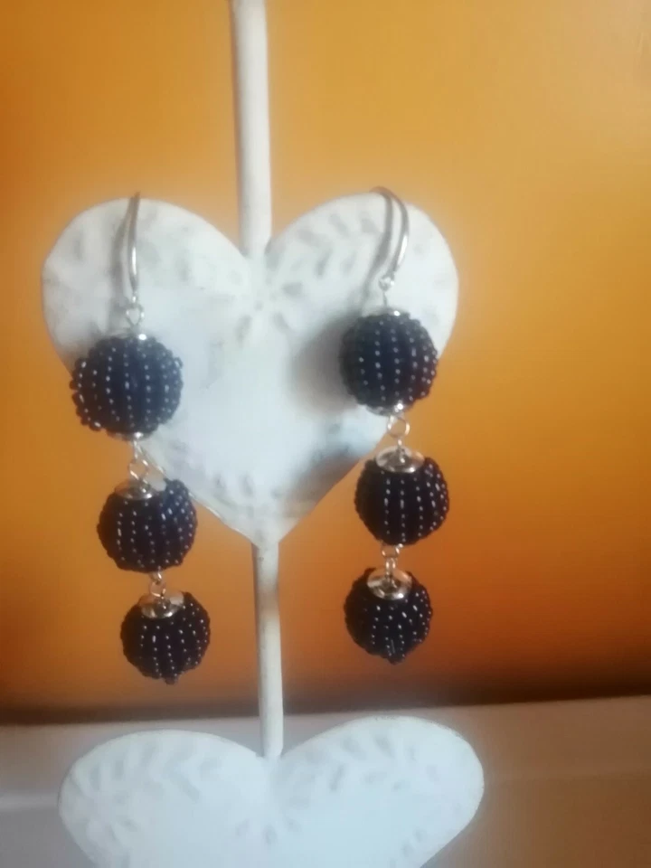🌸🌸Boucles d'oreilles tombé de perles en boule "Stella & dot " 🌸 - Photo 2/2