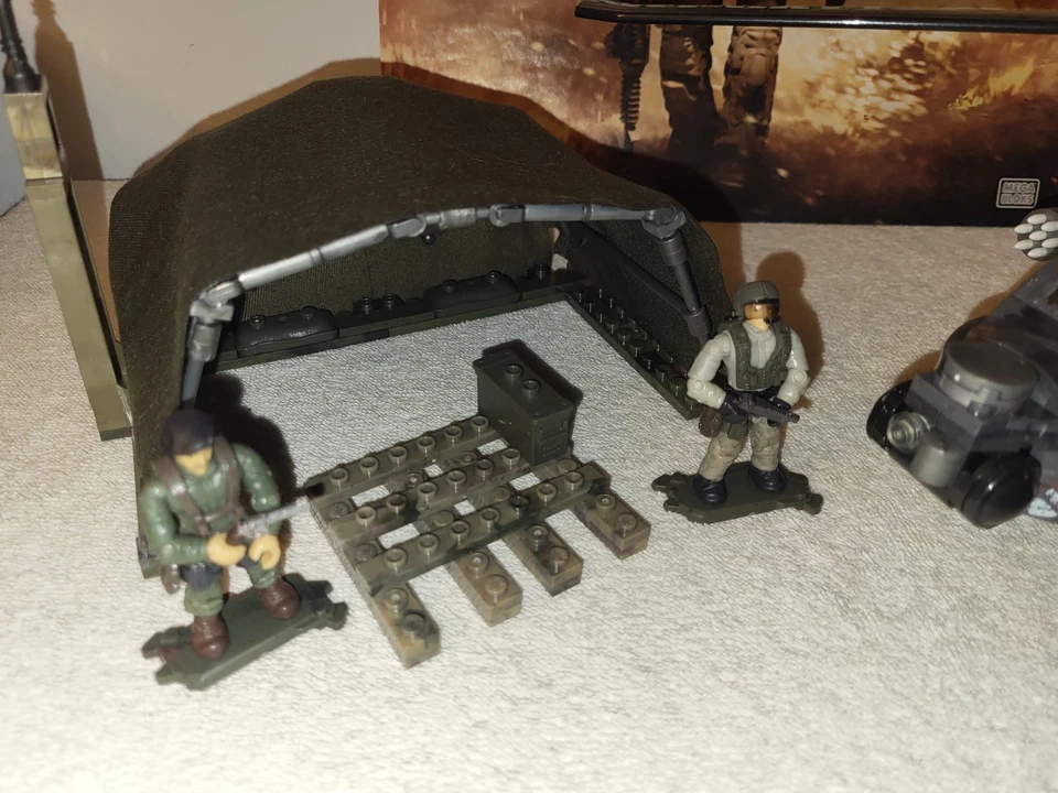 Call of Duty Mega Bloks Anti-Armor Helicopter Set DPB60 Near Complete All Figs - Image 2 of 4