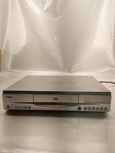 Sanyo DVD-7201 Component Digital Video DVD Player.