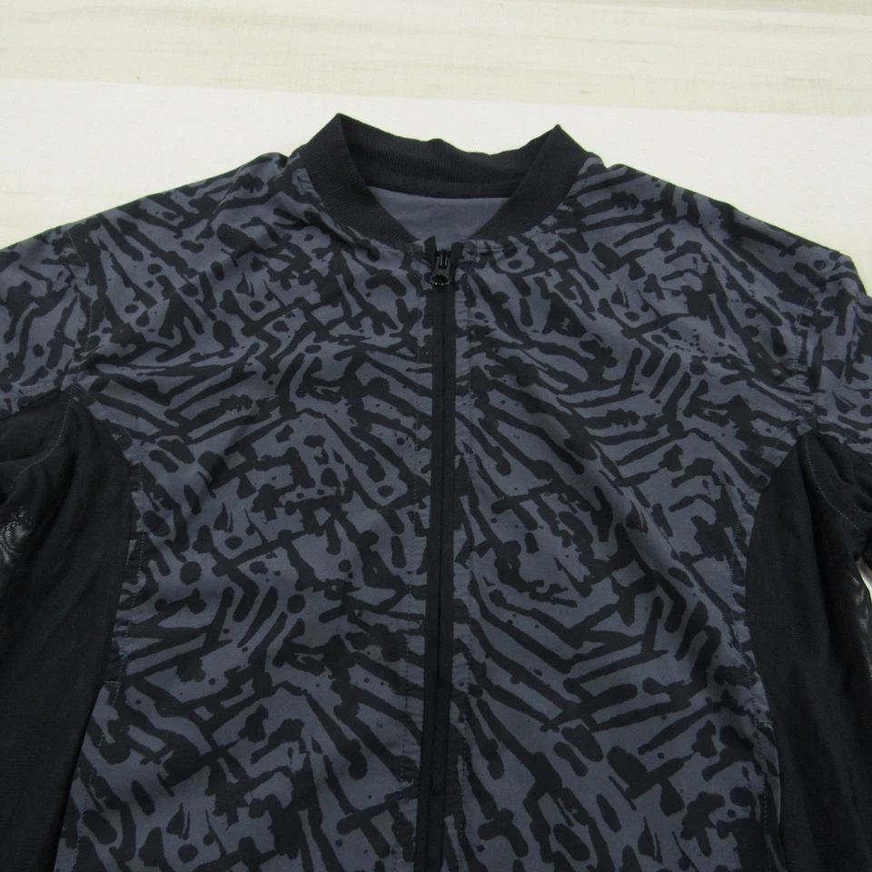 Lululemon Jacket Womens 6 Gray Black Zip Lightweight Windbreaker Sheer Vented - Image 2 of 4