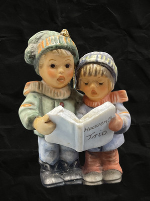 A Berta Hummel Goebel 1997 Christmas Ornament Heavenly Trio Figurine