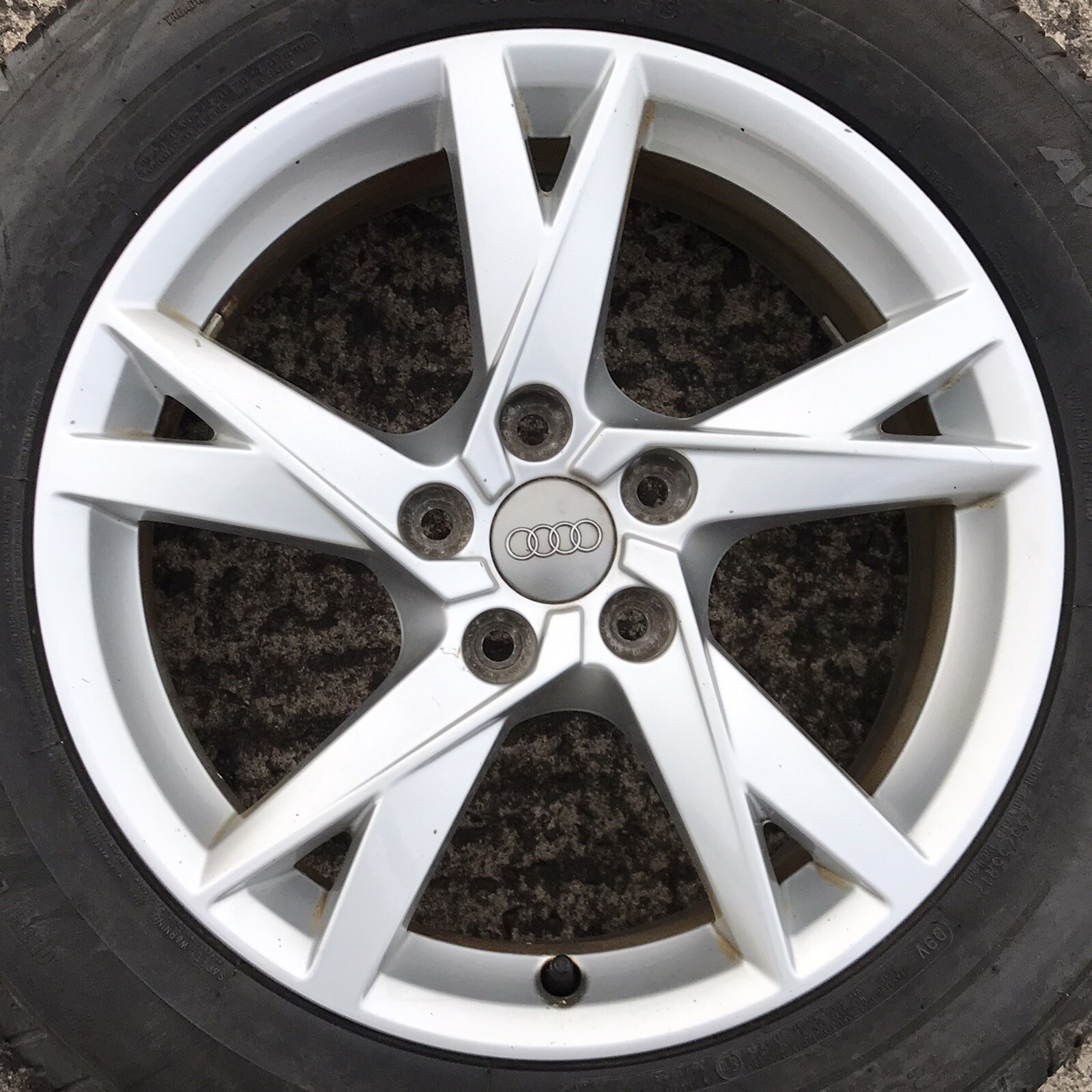 Set Genuine Audi Q3 17" Alloy Wheels SLine 235 55 Tyres 5 spoke