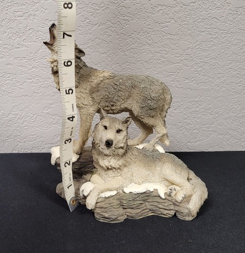 Resin Sammlerstück Wolf/Wölfe Skulptur/Figur Wolf heult/liegt im Schnee - Bild 10 von 10