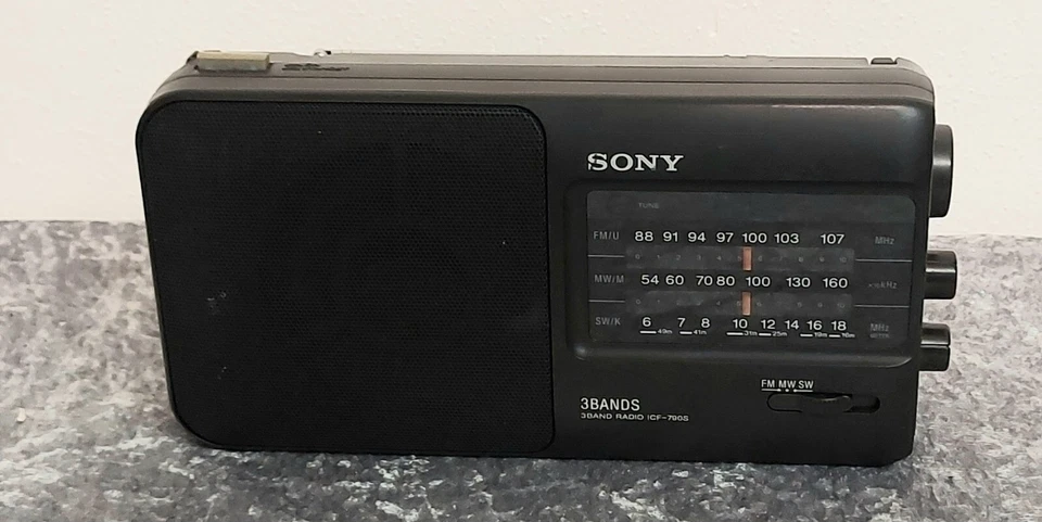 3-Band Radio ICF-790S von Sony, UKW, MW und KW (Weltempfänger)
