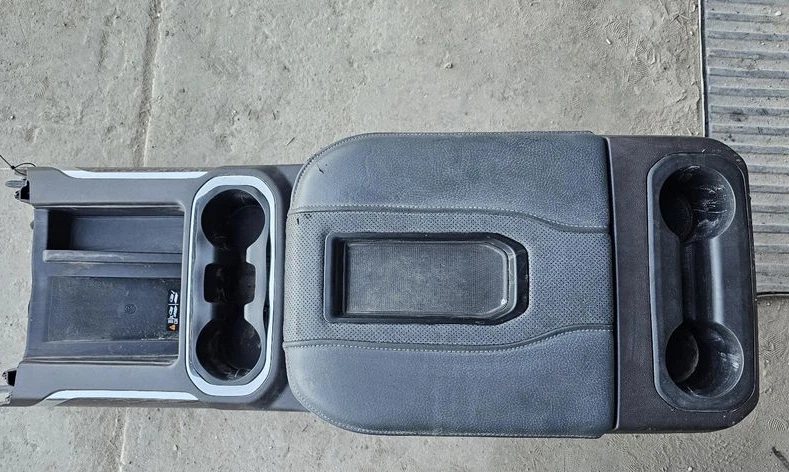 Chevrolet Silverado 1500 2019-2022 piso delantero consola central negro Foto 4 de 4