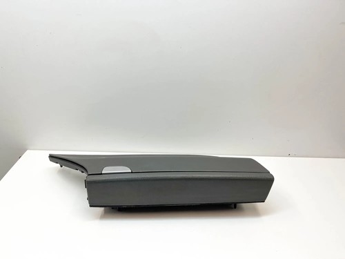 Door storage pocket