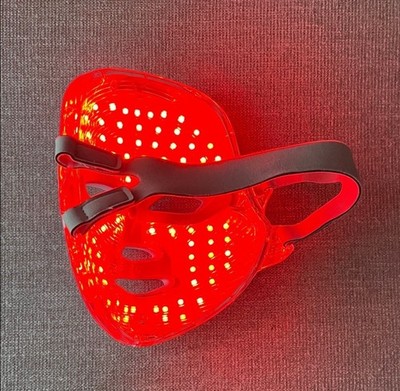 Isla June White LED Skin Therapy Mask With 7 LED Colors Pre-Owned 