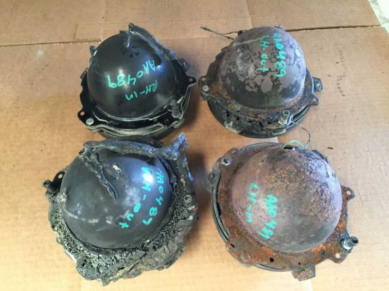 Rolls-Royce Silver Shadow 1979 Right Inner Headlight