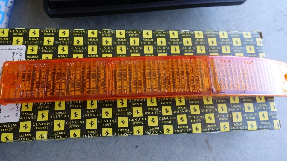 LOTE DE PIEZAS ORIGINALES OEM Ferrari Testarossa 1988 Foto 2 de 4