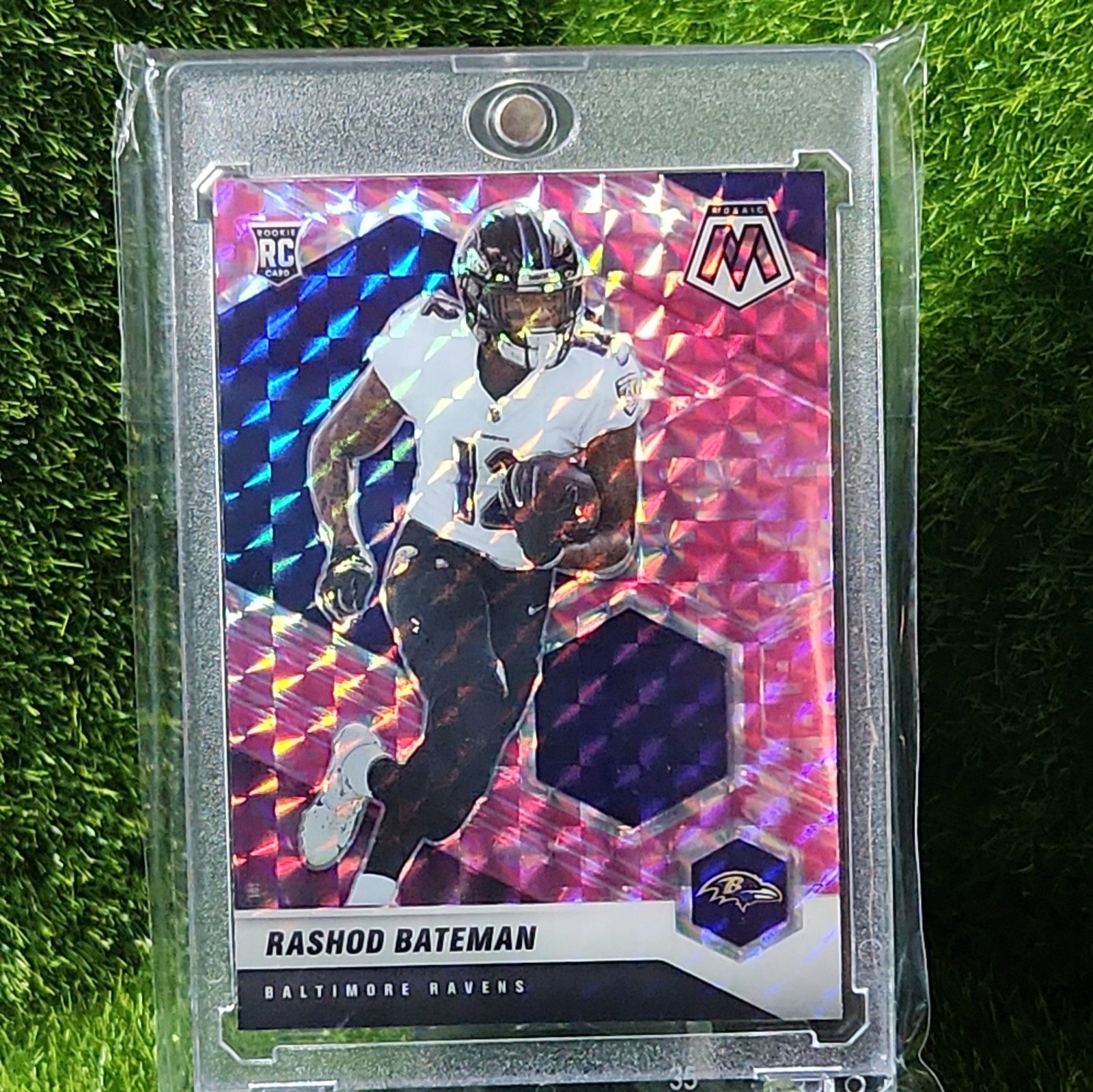 2021 Panini Mosaic - Rookies Mosaic Camo Pink Prizm #310 Rashod Bateman (RC)