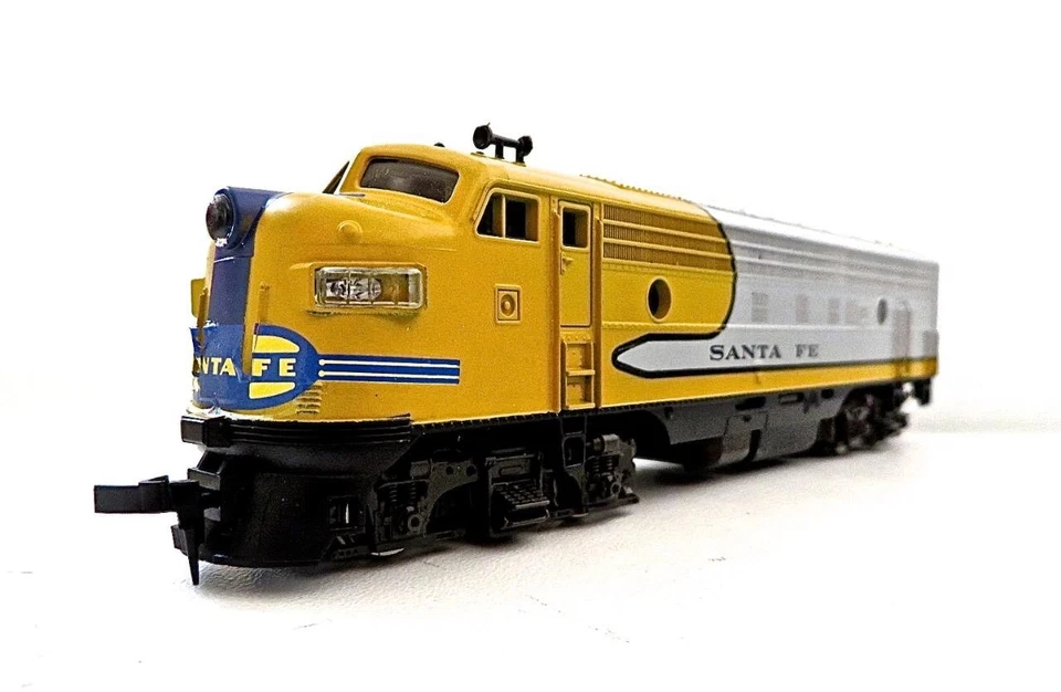 HO Atlas 7041 Santa Fe Yellow Bonnet FP7 Powered Diesel - Image 4 of 4