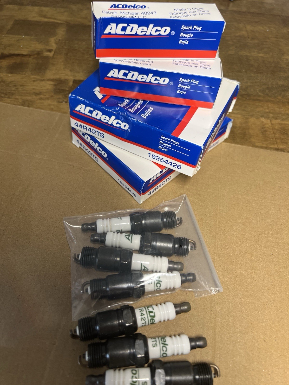ACDelco R42TS Copper Spark Plugs - Mechanic Shop Lot 68 - New Old Stock 