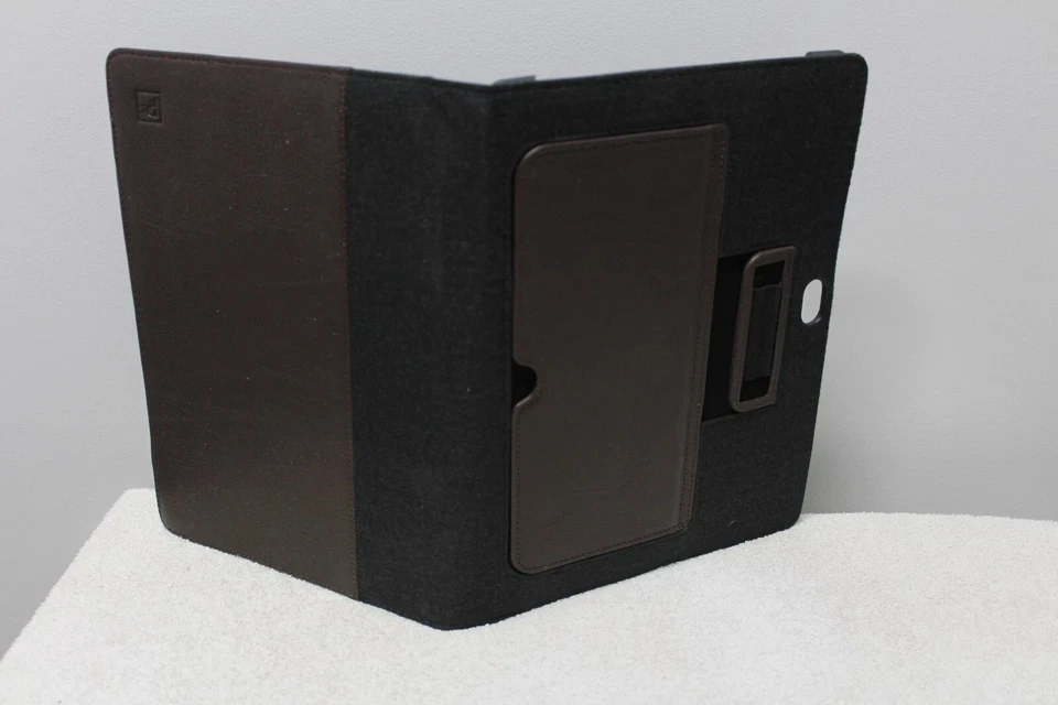 Microsoft Surface 3 Case-Leather/Felt-PT Platinum-MMS3LF2-Brand New in Box - Image 4 of 4