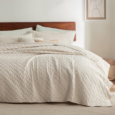 Bedsure Quilts Size Q- Bedspread with Basket Weave Pattern with 2 Pillow Shams
