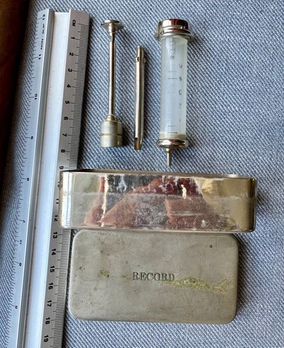Vintage Military Nickel Plated Cased Syringe & Needles British Made by Record - Picture 3 of 5