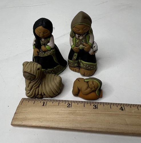 Miniature Nativity Set Of 4 Clay Pieces - Picture 8 of 8