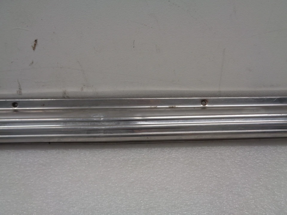 Placa de desgaste del umbral de la puerta del conductor izquierdo Mercedes 450SL R107 1973-1980 OEM AK250624 Foto 4 de 4