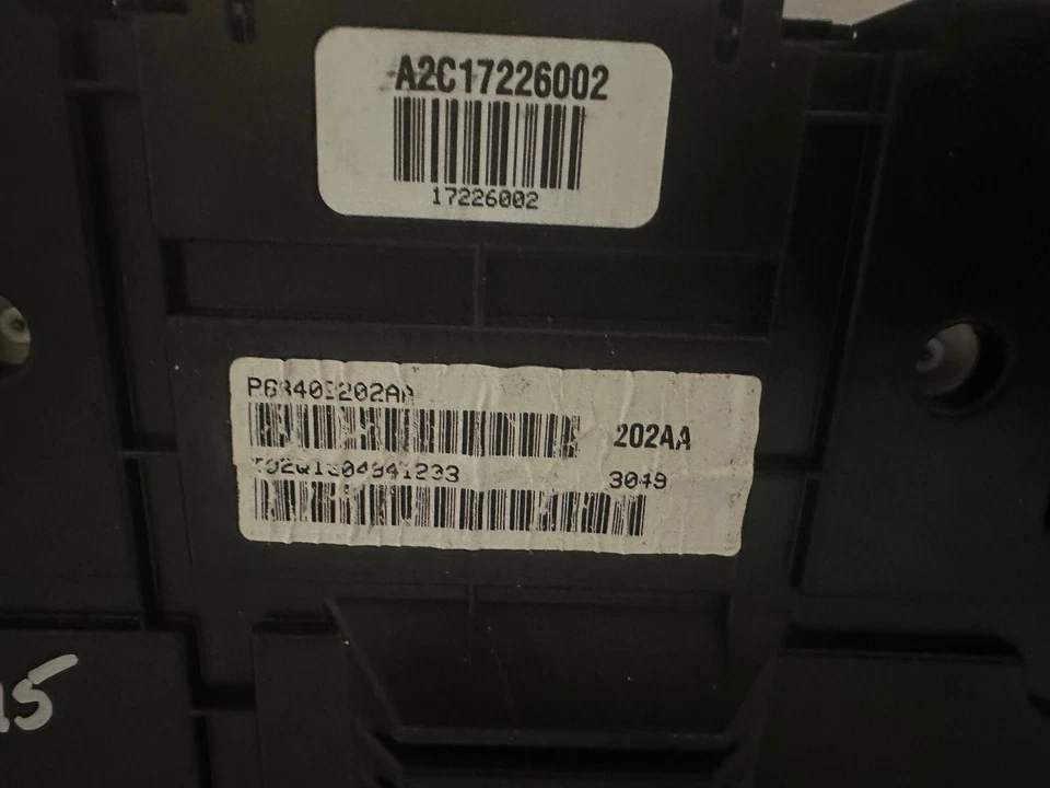 Cuadro de instrumentos velocímetro 2019 2020 Dodge RAM 1500 indicadores de gasolina 57.750 millas Foto 3 de 3