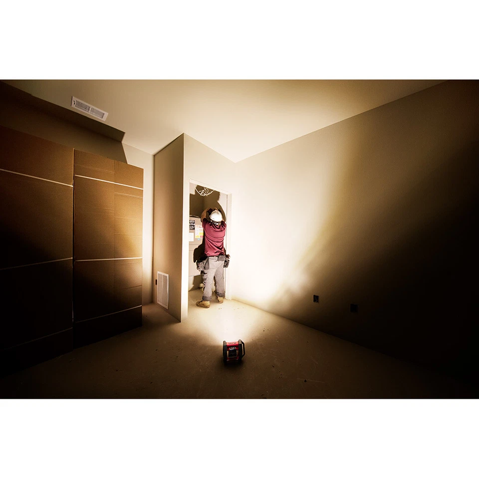 Milwaukee 2361-20 M18 ROVER 1500 Lumens Trueview LED Flood Light (Bare) - Image 4 of 4