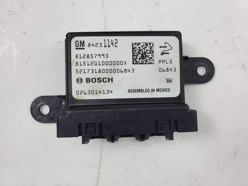 2018 Chevrolet Malibu Parking Assist Control Modulee 84231142 OEM - Image 4 of 4